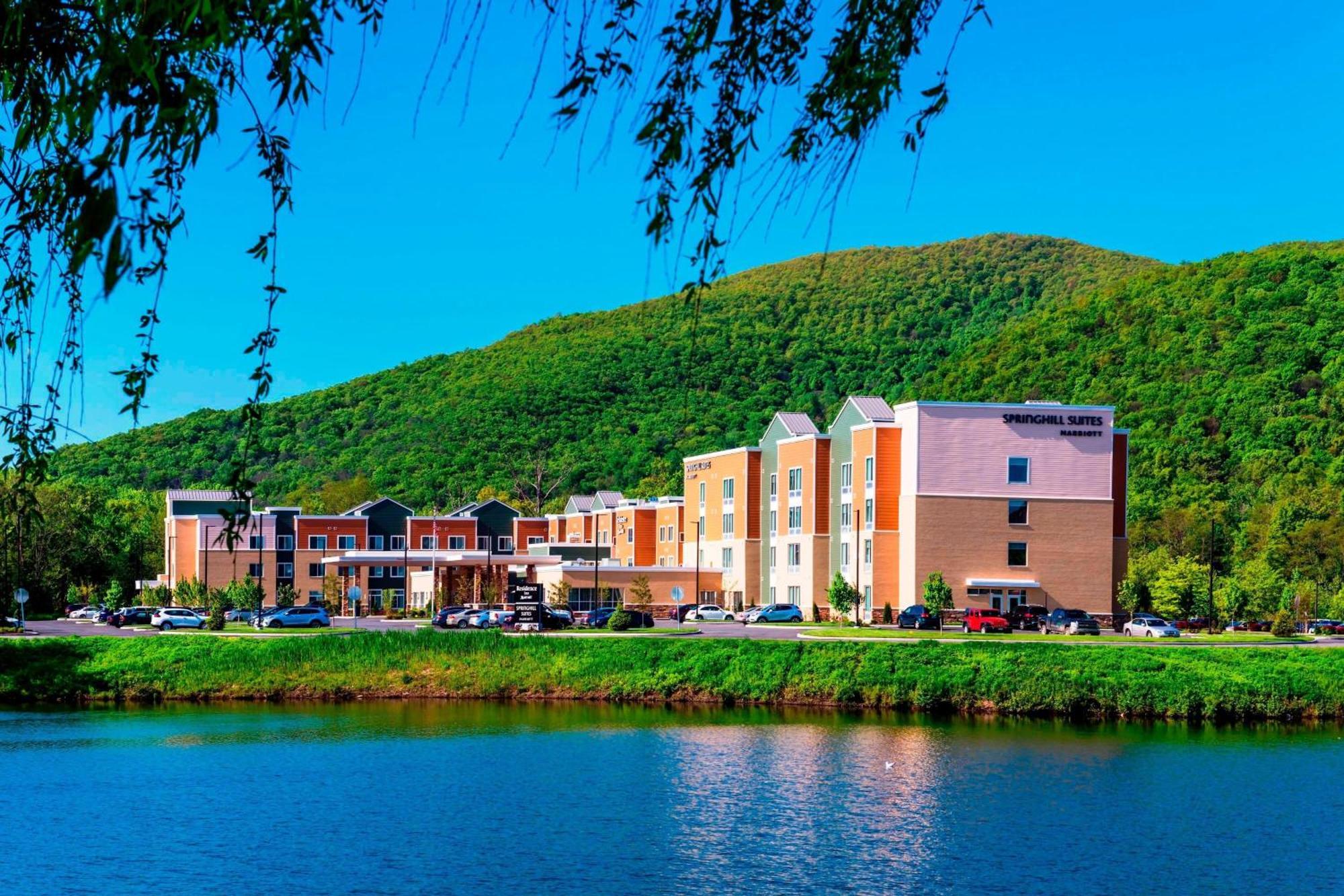 SpringHill Suites by Marriott Fishkill Exteriör bild